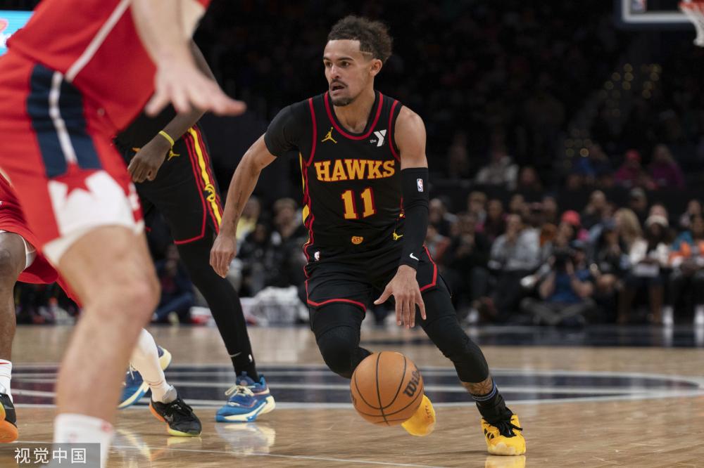 足球市场中 足球市场中