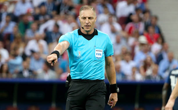 他曾以一记 他曾以一记