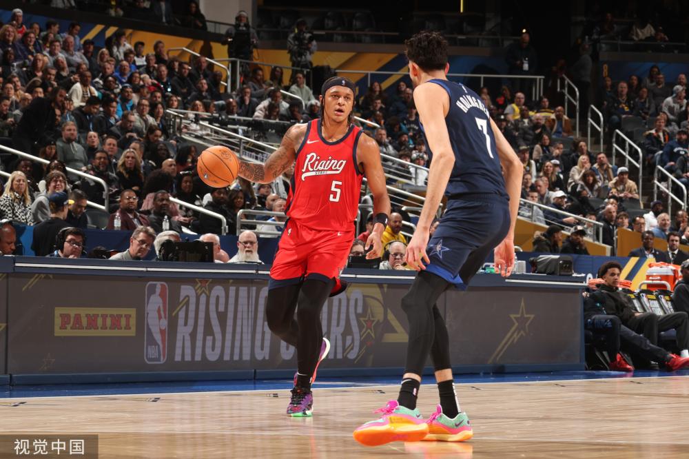 不仅拉近了 不仅拉近了